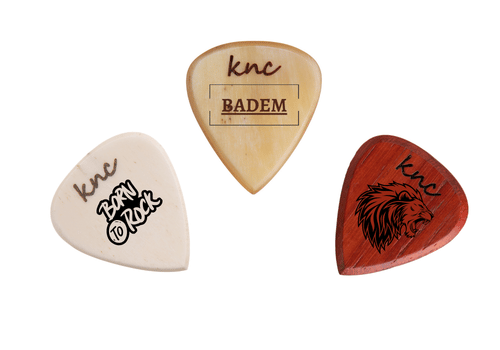 Kişiye özel tasarım baskılı gitar penası modelleri ve kişiselleştirilmiş hediye seçenekleri