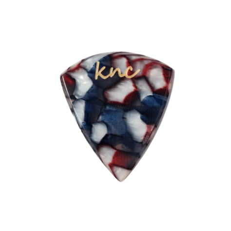 Renkli kazein katmanlarından oluşan, sürdürülebilir ve el işçiliğiyle üretilmiş Rainbow Galalith Knc Picks gitar penası.